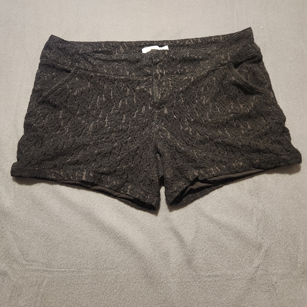 One 5 One Size 20W Black Lace Shorts